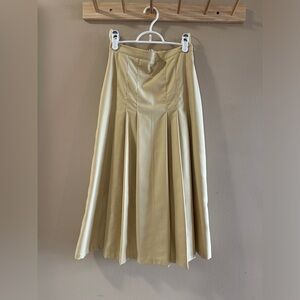 Light yellow pleated skirt